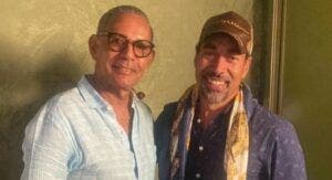 Artistas firman exclusivo contrato