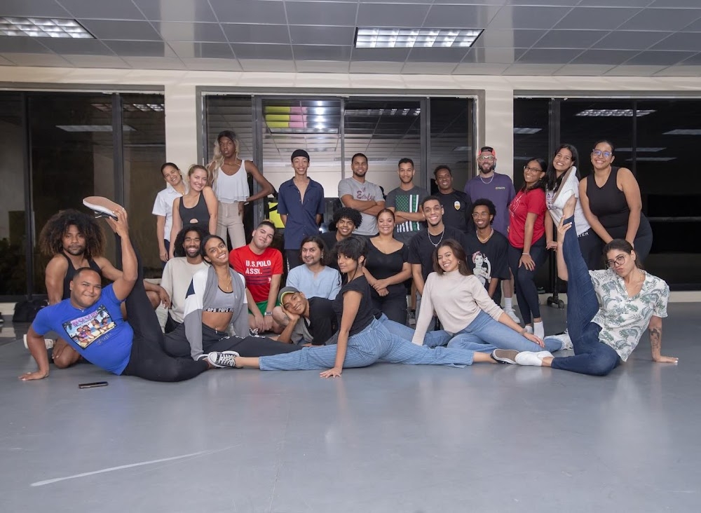 Hand2Mouth con programa en RD