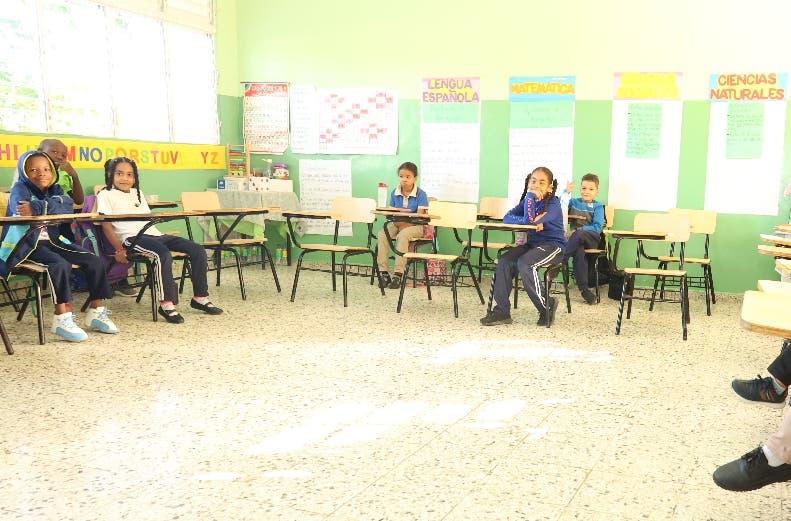 Baja asistencia de estudiantes a clases hoy en la escuela Puerto Isabela./Foto Guillermo Burgos