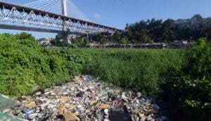 La otra cara de Paseo del Río, vía que está a orillas del río Ozama