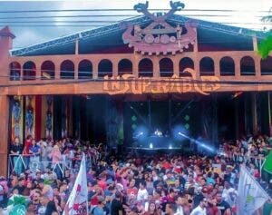 Mr. Tours trae el viaje a carnaval más divertido de la historia