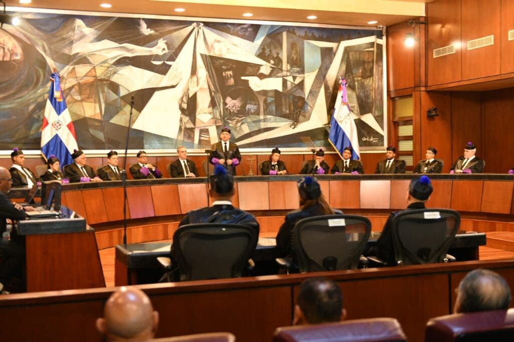 Abinader encabeza acto del Día del Poder Judicial