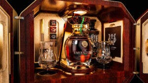 Una botella de whiskey irlandés logra récord de venta con US$2,8 millones