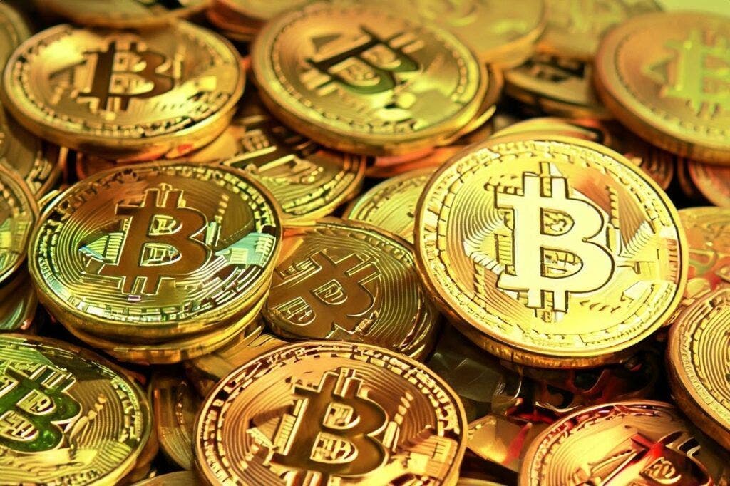 El bitcóin cumple 15 años por encima de los US$42.000 pero lejos de sus máximos
