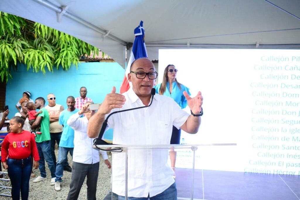 Gobierno inaugura 60 obras en Los Alcarrizos y Santo Domingo