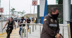 Al menos 10 personas muertas en la ola de violencia en Ecuador
