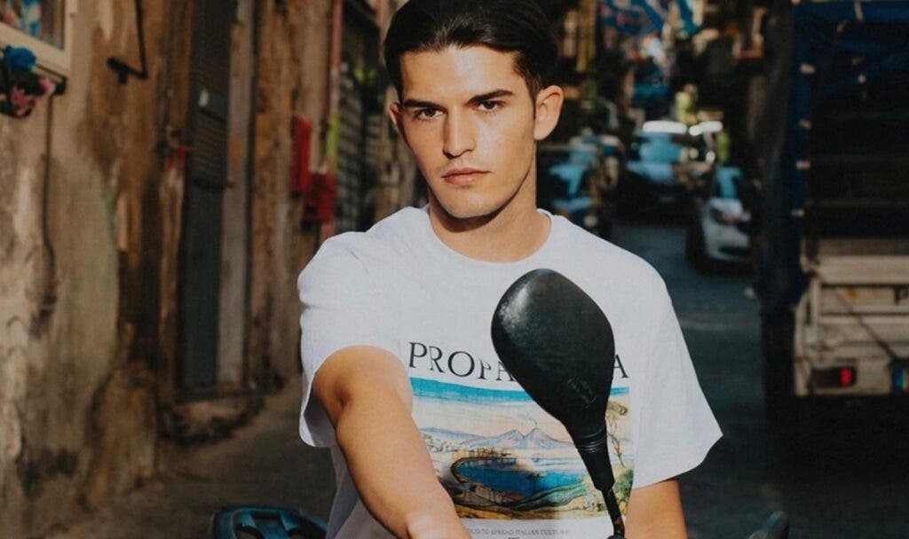 Muere el actor Adam Jendoubi,el rostro del nuevo Nápoles, tras 9 días en coma