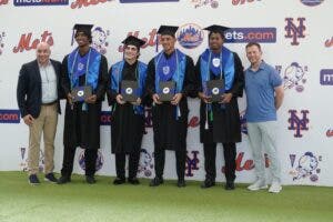 Academia de Los Mets celebra logros en graduación de prospectos