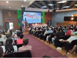 Organizaciones distinguen a Tony Peña Guaba