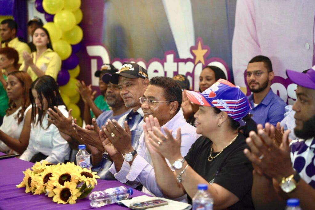 Más de 600 jóvenes de Yaguate anuncian respaldo a Rosa Peña y Demetrio Lluberes