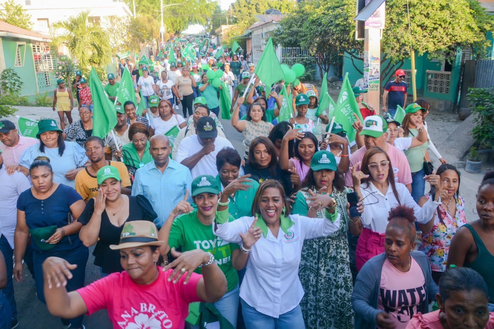 FP realiza encuentro y marcha con mujeres de la región sur del país