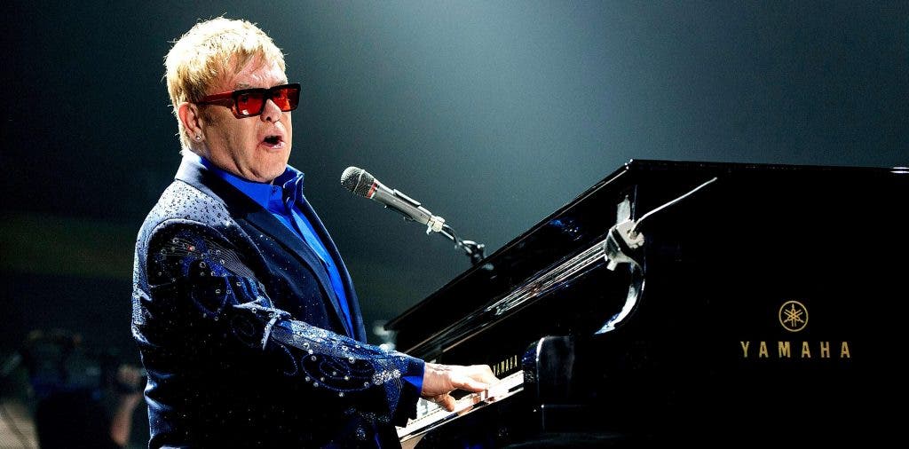 Subastarán un millar de objetos preciados de Elton John por US$10 millones