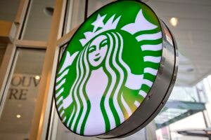 Demandan a Starbucks por utilizar café de plantaciones donde se atenta contra los DD.HH.