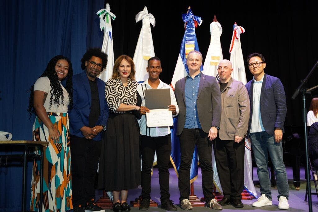 23 jóvenes dominicanos ganan becas para estudiar en Berklee College of Music