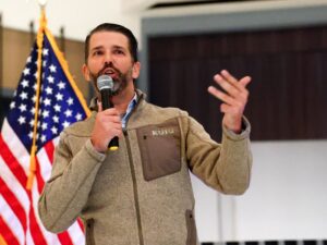 El hijo mayor de Trump recibe una carta con un polvo blanco