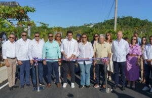 Ministro Turismo inaugura obras en Las Terrenas