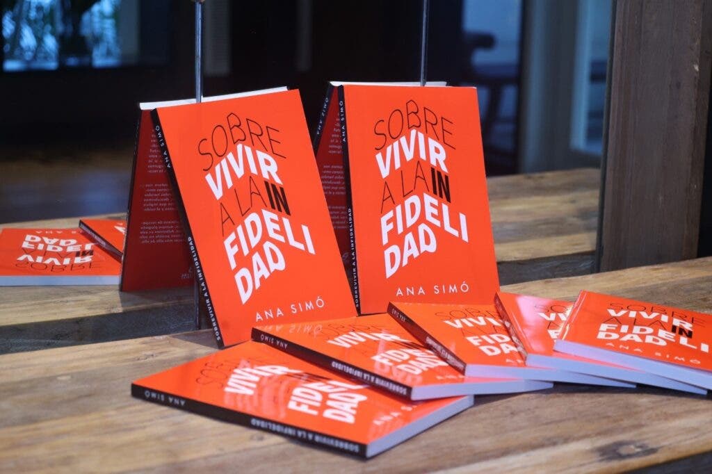 Ana Simó publica libro