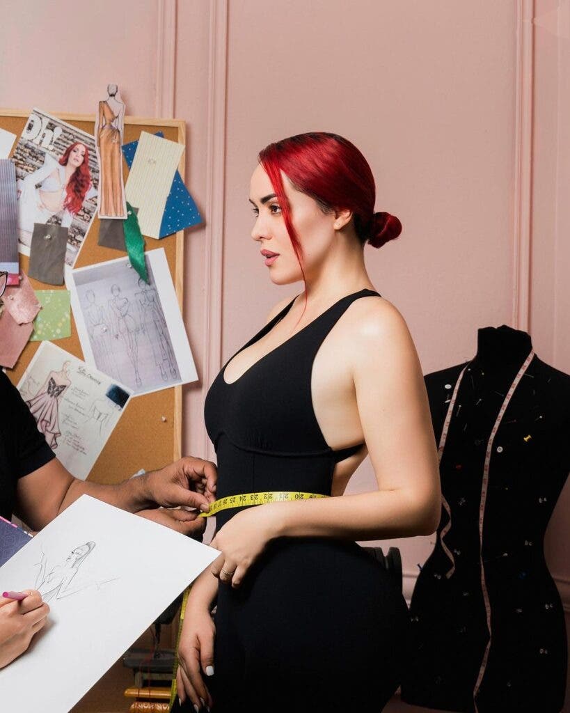 Karen Yapoort viajó a Miami para comprar las telas de sus vestidos de Premios Soberano