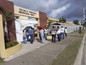Con retraso inician  votaciones mesas electorales  operan en Ciudad Juan Bosch