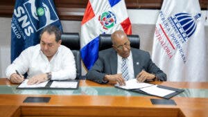 Contraloría y SNS firman un acuerdo
