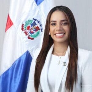 Betty Gerónimo lleva delantera frente al actual alcalde Carlos Guzmán