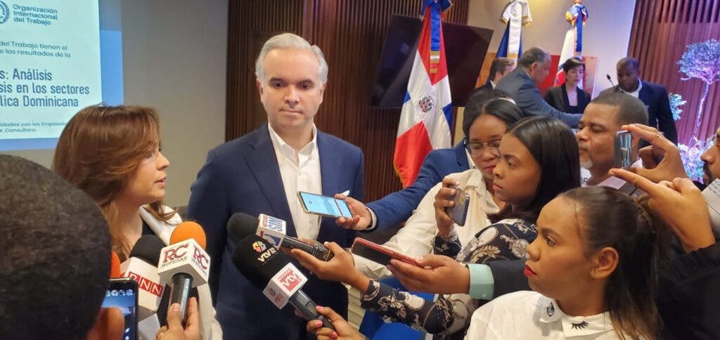 Piden políticas públicas frente a la informalidad