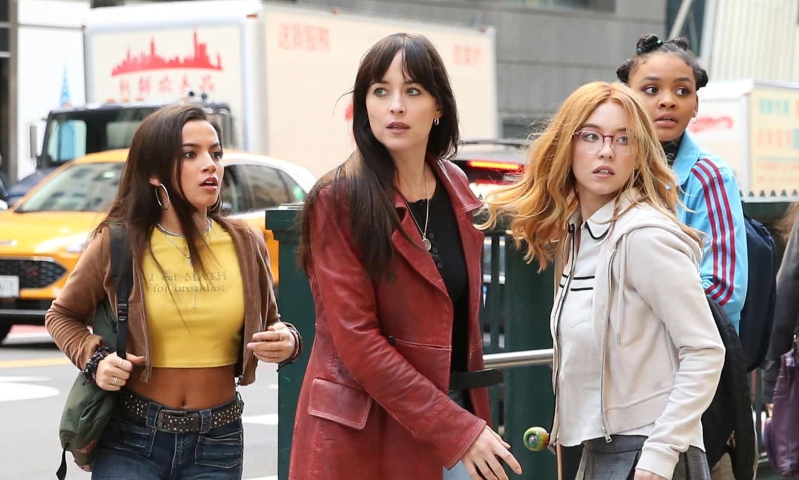 Dakota Johnson refresca el universo de Marvel con una heroína clarividente en «Madame Web»
