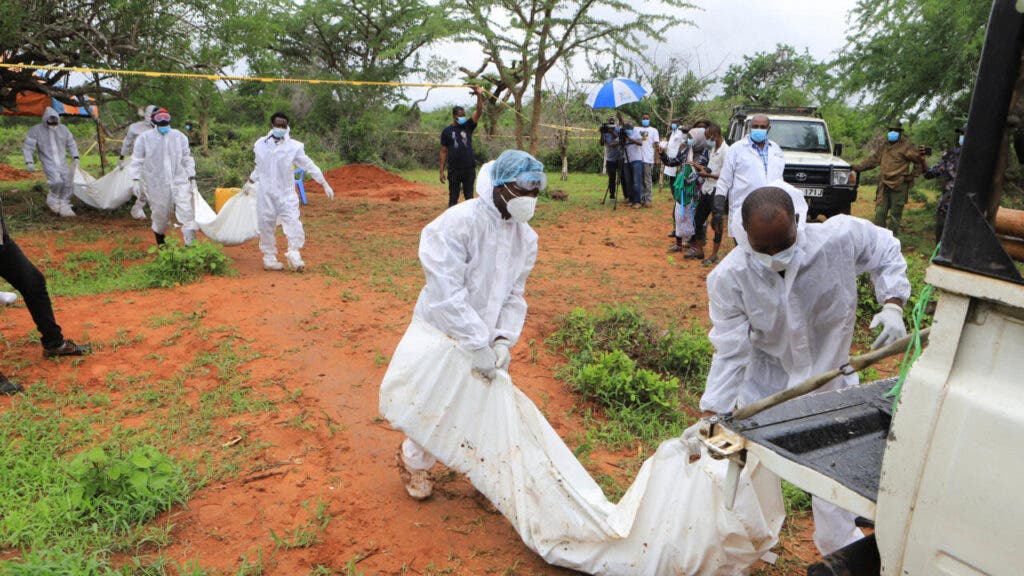 Kenia acusa al líder de una secta religiosa del asesinato de 191 niños