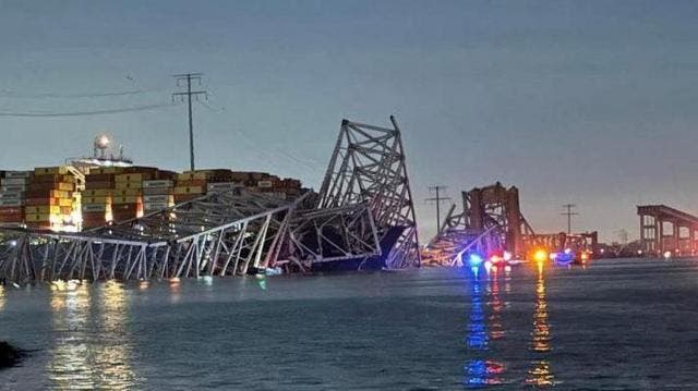 Se desploma puente en Baltimore por choque de un barco de carga