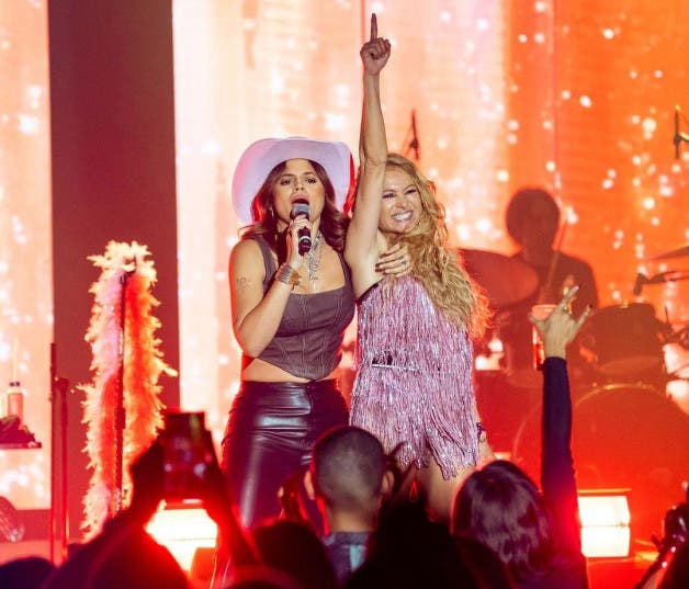 Paulina ofrece un concierto de éxitos y un final sin despedida