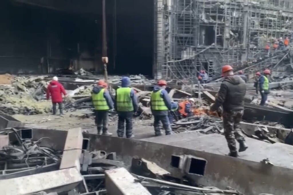 Ascienden a 140 muertos por atentado terrorista de Moscú