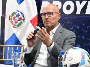 Neveleff da a conocer convocados selección fútbol para duelo ante Perú
