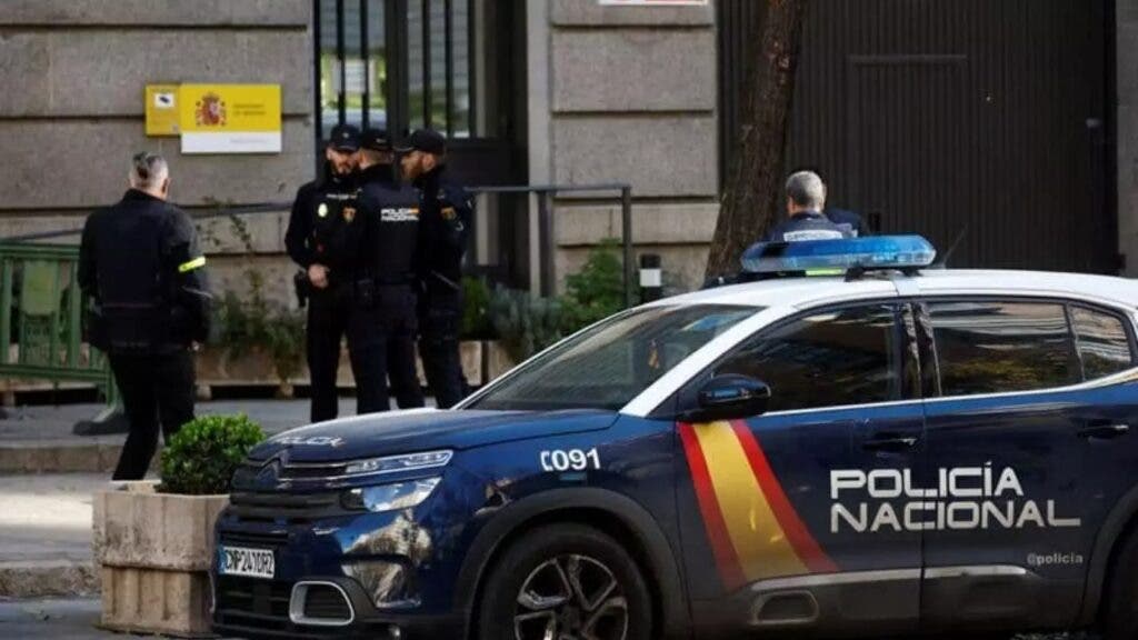 Un dominicano acusado en España de intentar matar a 2 jóvenes niega pertenecer a banda