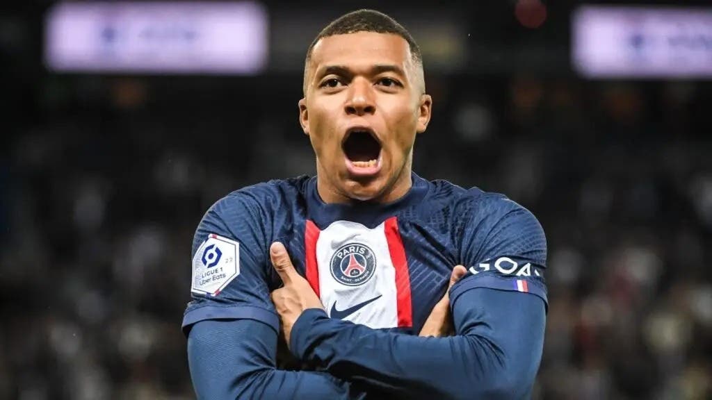 Mbappé habla con goles