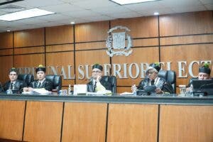 Disponen archivo provisional expedientes solicitudes de cambios, supresión o añadidura de nombres