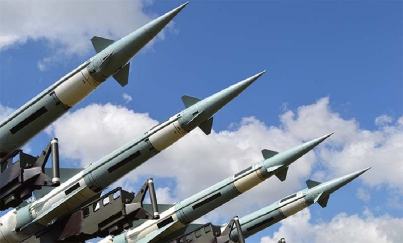 Estrellas de cine protestan contra las armas nucleares con Oppenheimer como bandera