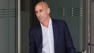 Luis Rubiales está en RD mientras es investigado por contratos irregulares