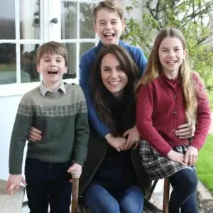 Experto cree monarquía tiene problema de credibilidad tras foto de Kate Middleton