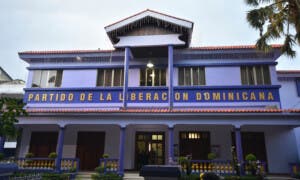 PLD anuncia toques de banderas en plazas y locales