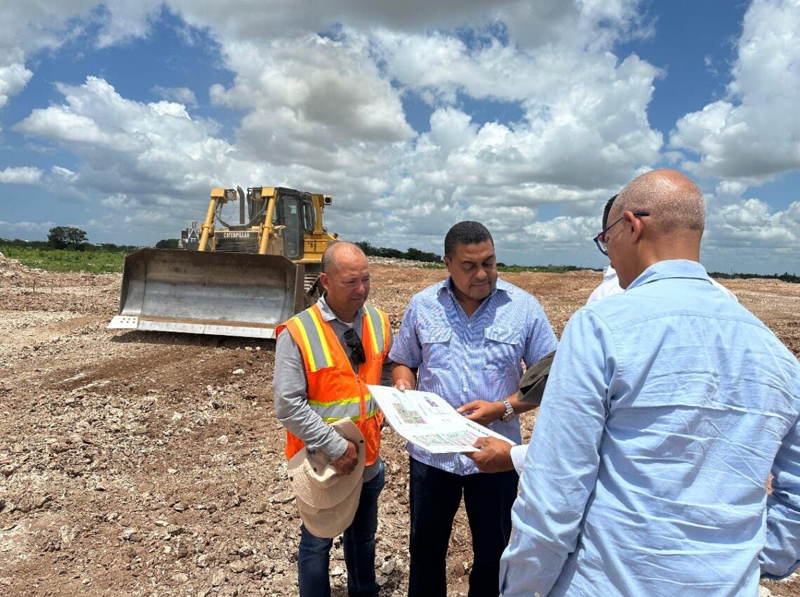 Monegro supervisa inicio de trabajos alojamiento atletas