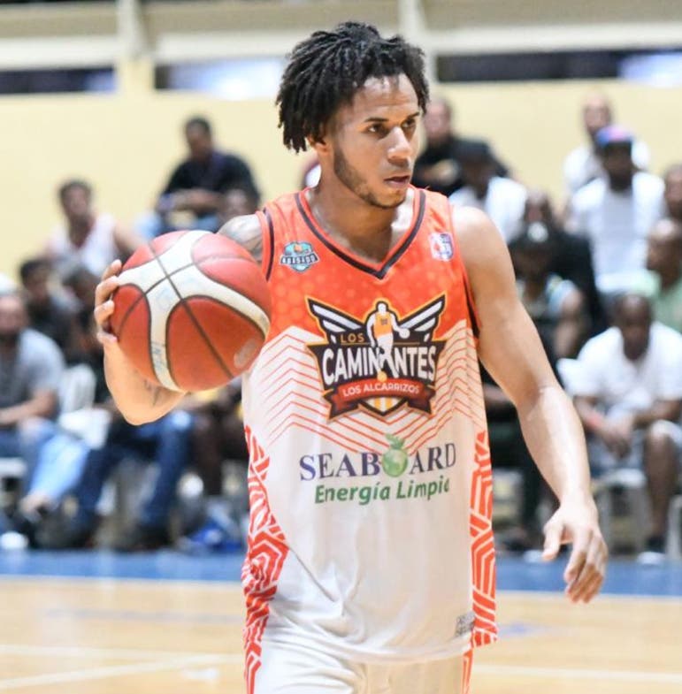Loros Calientes y Caminantes ganan en torneo de basket