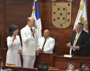 Ulises promete en Santiago una ciudad moderna