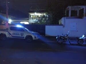 Fiscales allanan casa de los padres de la joven que asesinó a otra en Cotuí