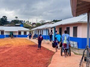 Huérfanos haitianos con discapacidad recuperan la esperanza en su refugio de Jamaica