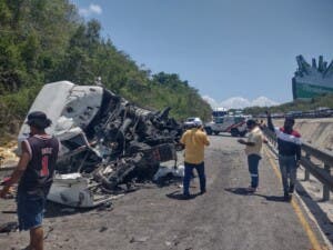 Varios afectados por accidente múltiple de 7 vehículos en autovía del Este