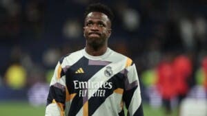 Vinícius regresa 24 días después