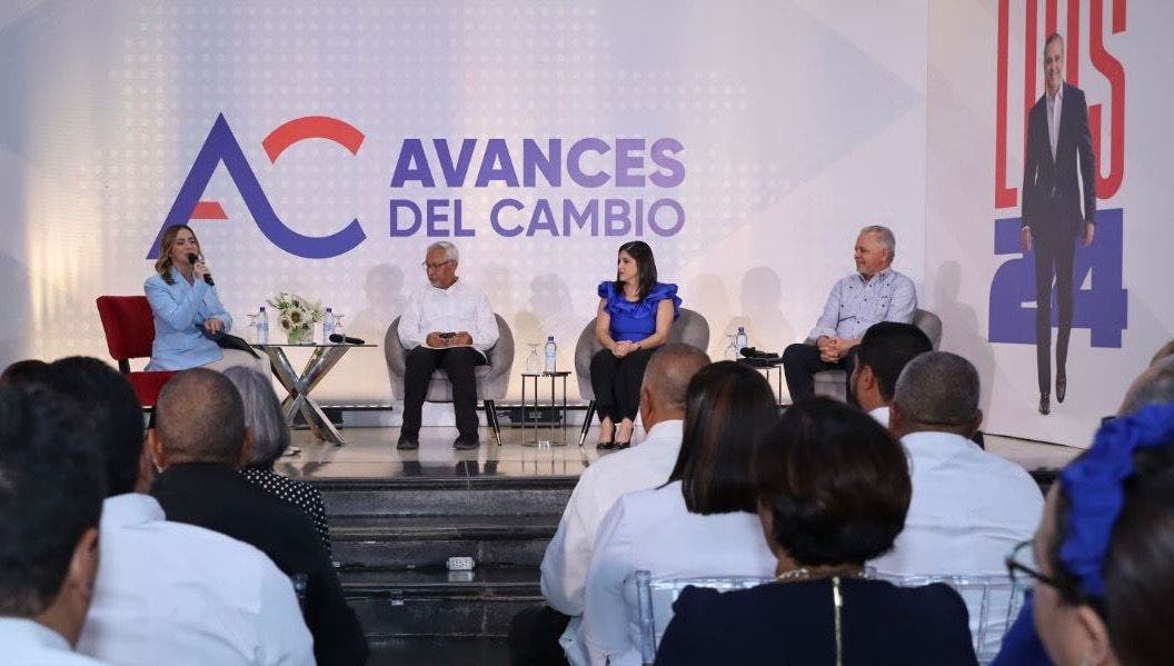 Inician serie de paneles  “Los Avances del Cambio” en San Cristóbal