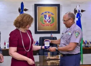 Director PN recibe visita de la senadora de Rhode Island