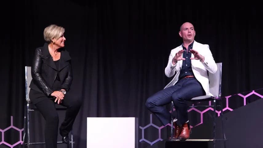 Pitbull habla en el foro eMerge Americas sobre el impacto de la tecnología en Miami