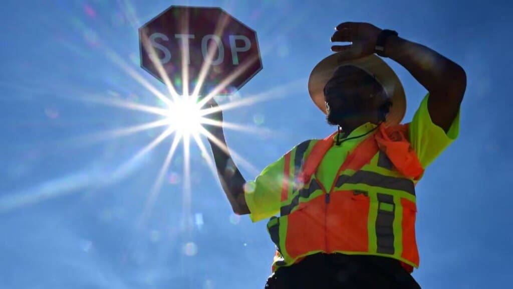 La salud del 71 % de trabajadores activos del mundo está en riesgo por el cambio climático
